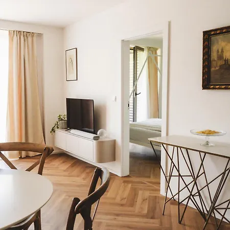 Apartamento Pioneer House - App With Free Parking Place, Terrace And Private Garden