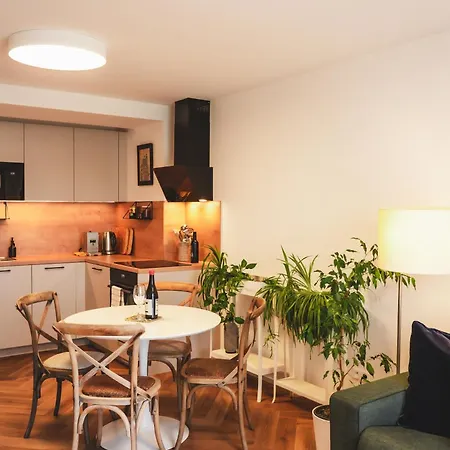 Pioneer House - App With Free Parking Place, Terrace And Private Garden Apartamento *