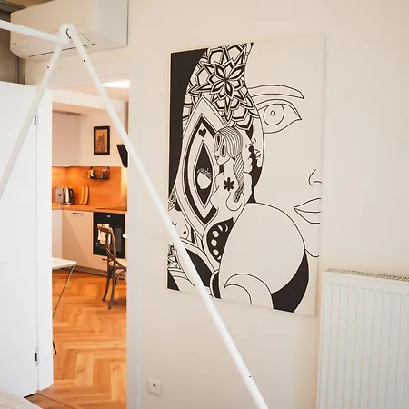 Pioneer House - App With Free Parking Place, Terrace And Private Garden Apartamento
