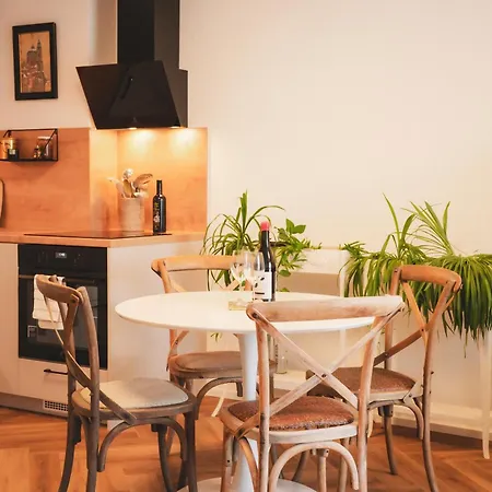 Pioneer House - App With Free Parking Place, Terrace And Private Garden * Bratislava